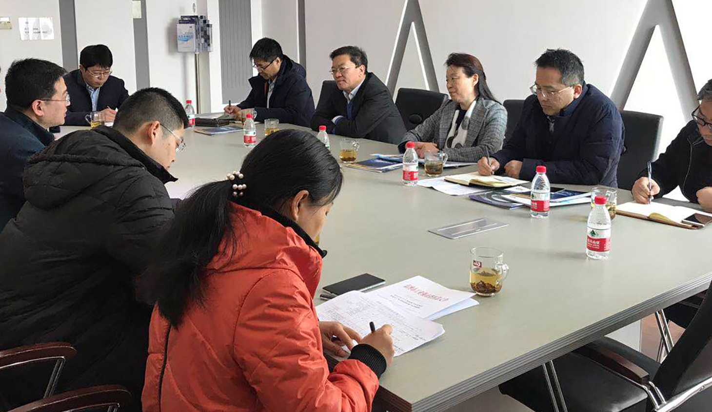 市经信委领导来我公司调研